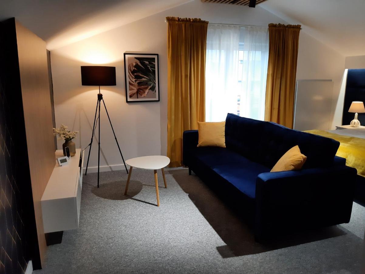 Apartament Willa Pod Sosnami Zator Przeciszow Exterior foto